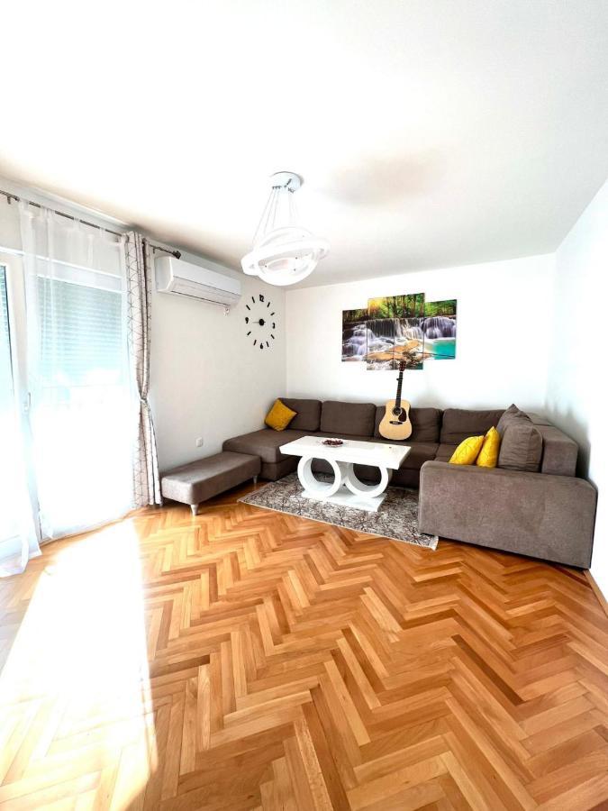 Lux Apartman Casablanca Pluzine Bagian luar foto