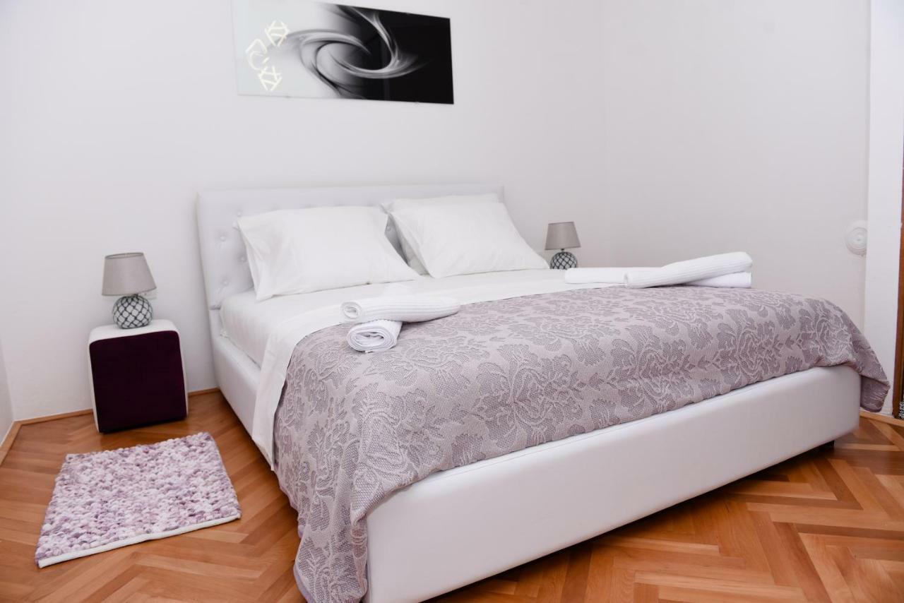 Lux Apartman Casablanca Pluzine Bagian luar foto