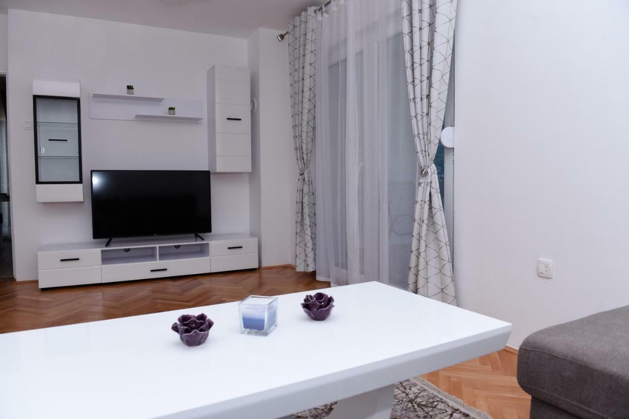 Lux Apartman Casablanca Pluzine Bagian luar foto