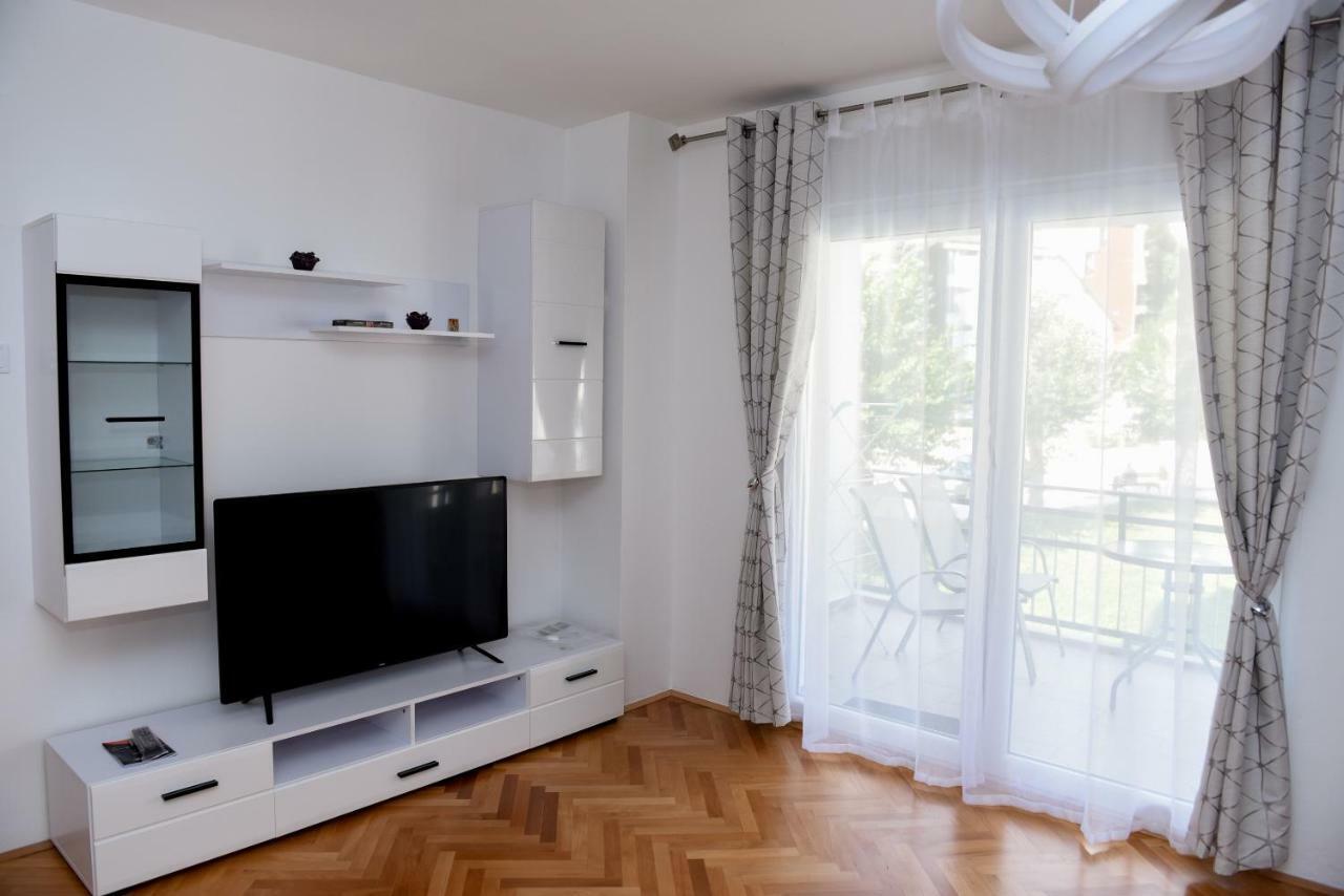 Lux Apartman Casablanca Pluzine Bagian luar foto