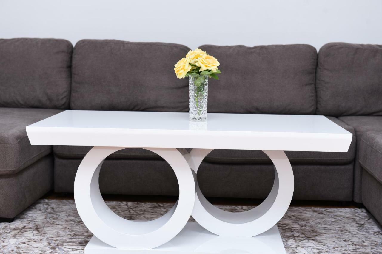 Lux Apartman Casablanca Pluzine Bagian luar foto