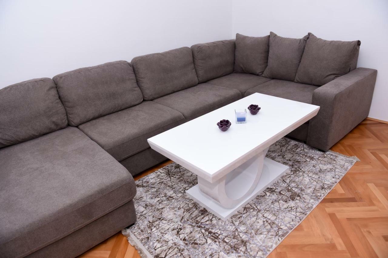 Lux Apartman Casablanca Pluzine Bagian luar foto